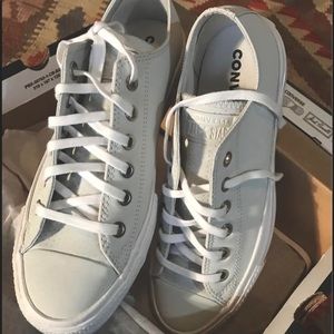 🤩NEW w/o box 🤩 Photon Dust/White/White 8.5 converse all star chuck Taylors!!